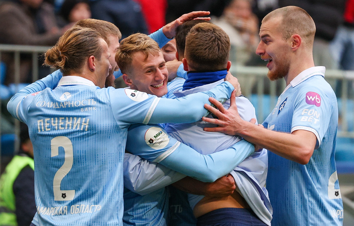    Футболисты "Крыльев Советов"   Егор Алеев/ТАСС