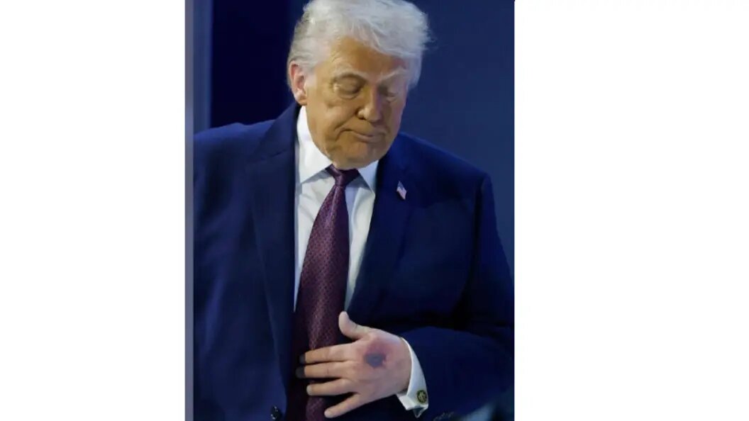    Вот как выглядел Трамп на встрече в Давосе. Фото: соцсети