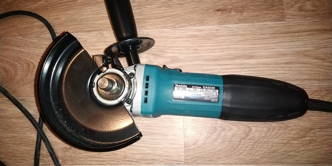 Простая, но полезная доработка маленькой болгарки