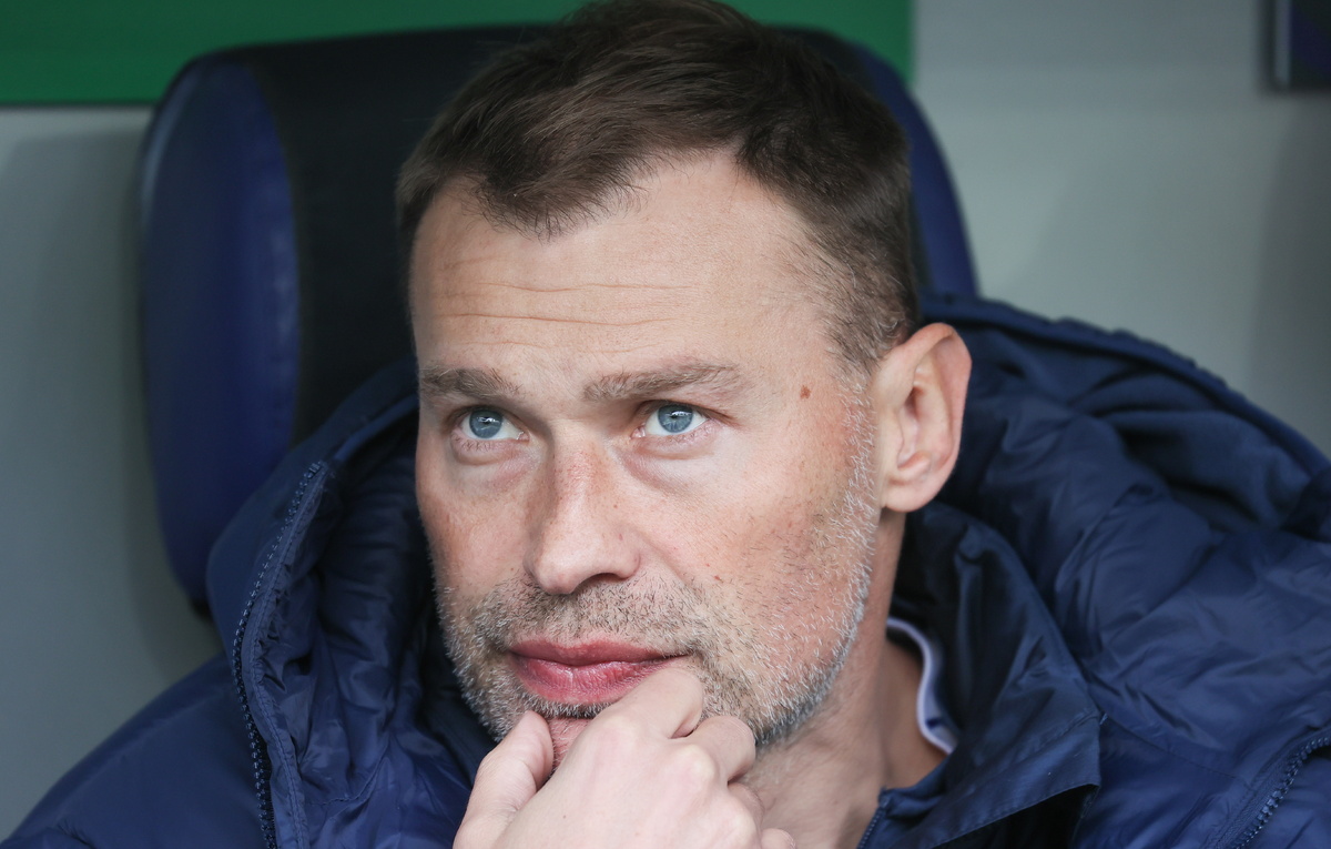    Главный тренер "Урала" Василий Березуцкий   Сергей Савостьянов/ТАСС