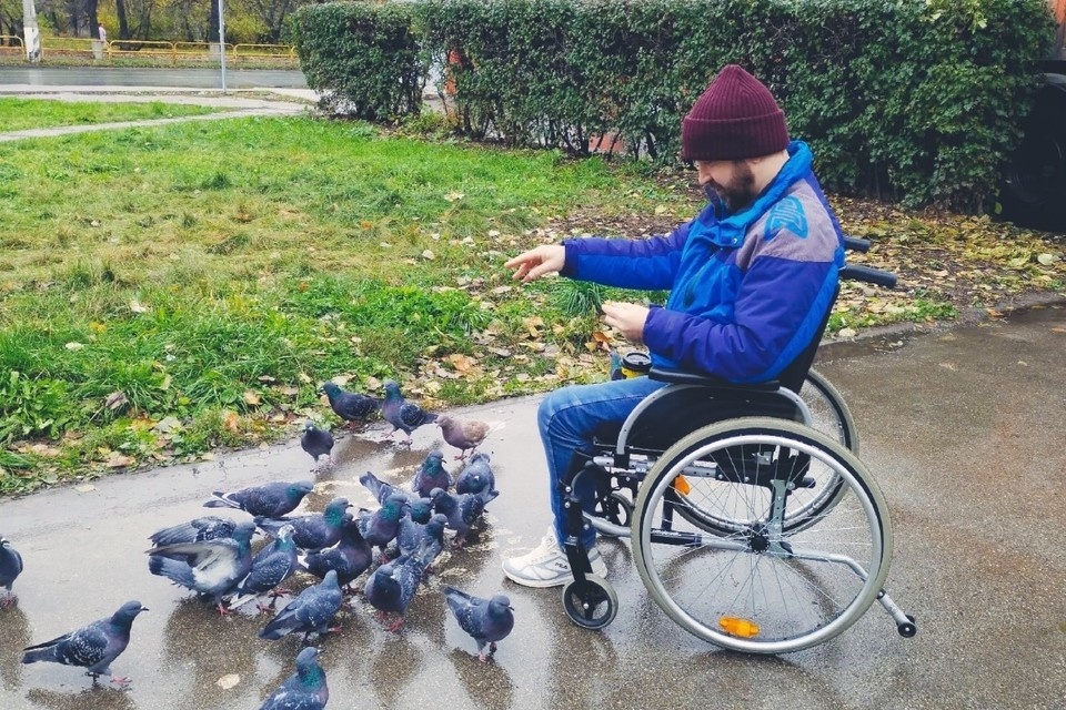    Владимир глухонемой, а три года назад лишился правой ноги фото: Владимир Старостин