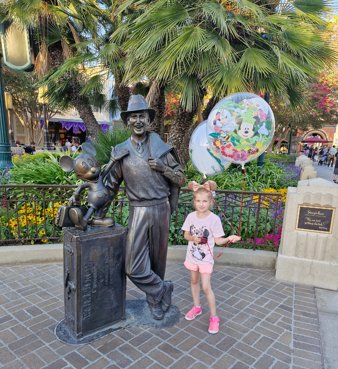 Собственно Дисней и гелиевые шарики