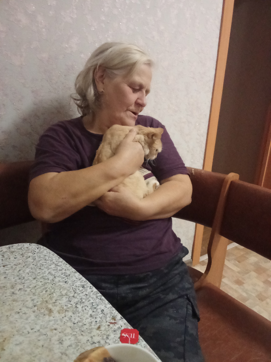 Мама с Нюшей на руках