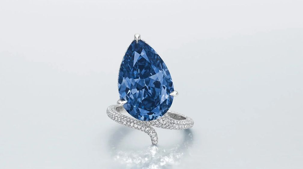 Кольцо Mellon Blue с ярко-голубым бриллиантом 