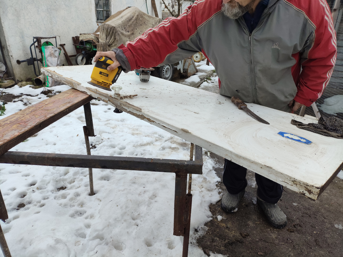 Дверей всяческих тут в избытке.