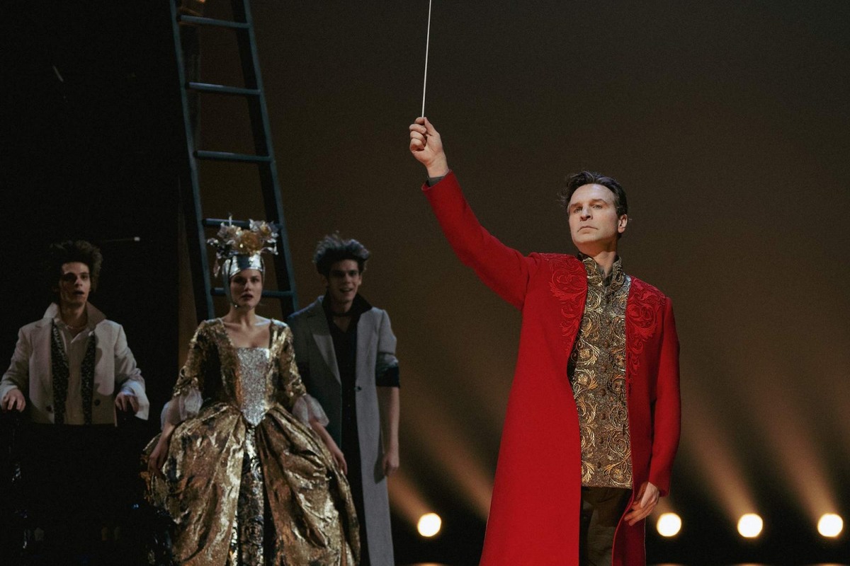 фото с сайта театра Вахтангова https://vakhtangov.ru/show/amadeus/