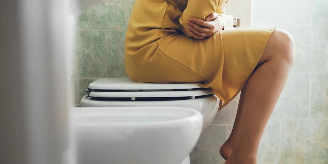 «Не хожу по-большому» — почему запор разрушает тело изнутри и как вернуть нормальное пищеварение без слабительных
