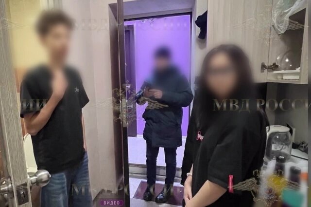    Кадр из арендованной квартиры, где был пропавший подросток и 18-летняя девочка. Фото: телеграм-канал Ирина Волк