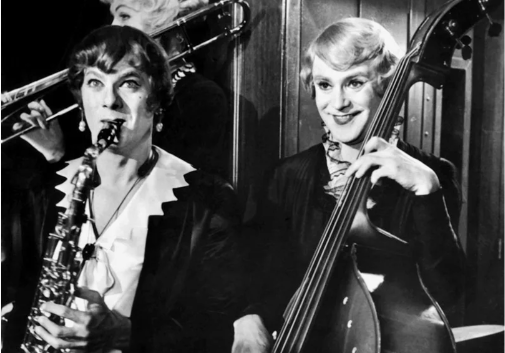 кадр из  фильма В  ДЖАЗЕ ТОЛЬКО  ДЕВУШКИ