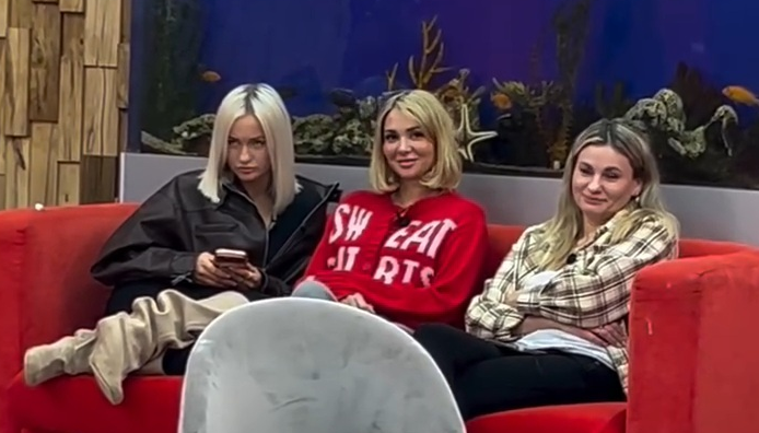 Элина Рахимова, Лена Тепловодская, Вероника Гракович (фото из Telegram)