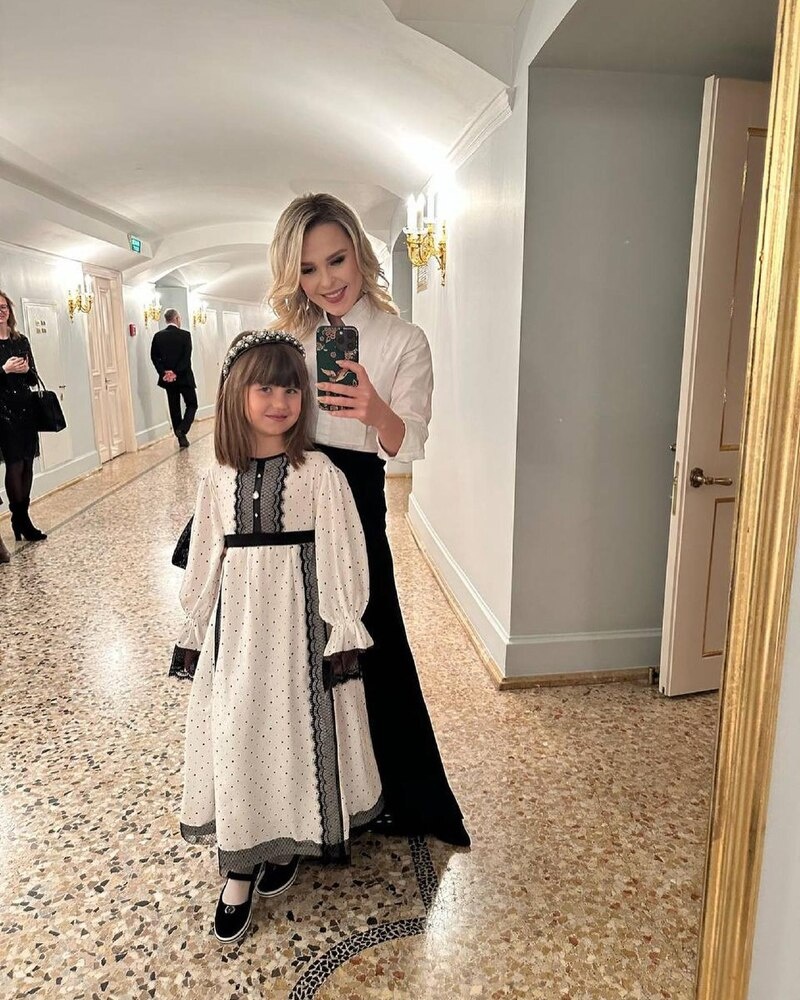     Пелагея с дочерью Таисией