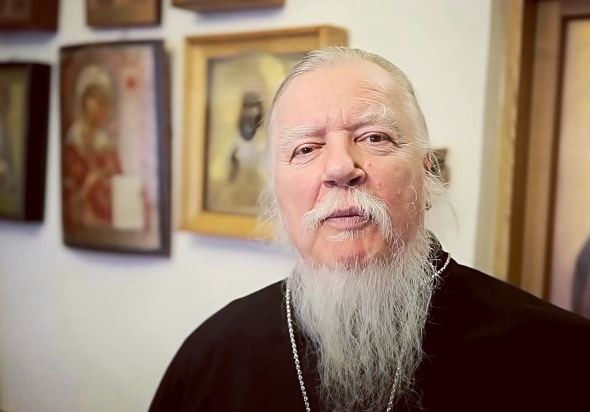 Димитрий Смирнов (07.03.1951 — 21.10.2020 гг.) — протоиерей, церковный и общественный деятель.