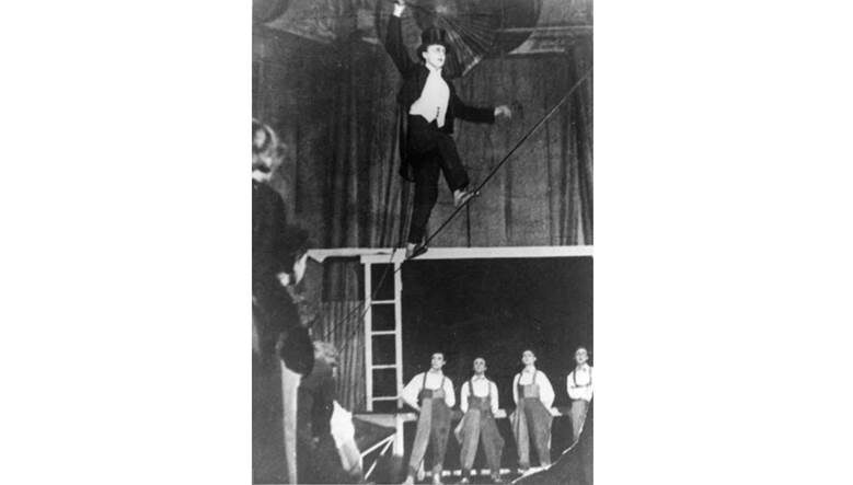 Григорий Александров в роли Глумова.