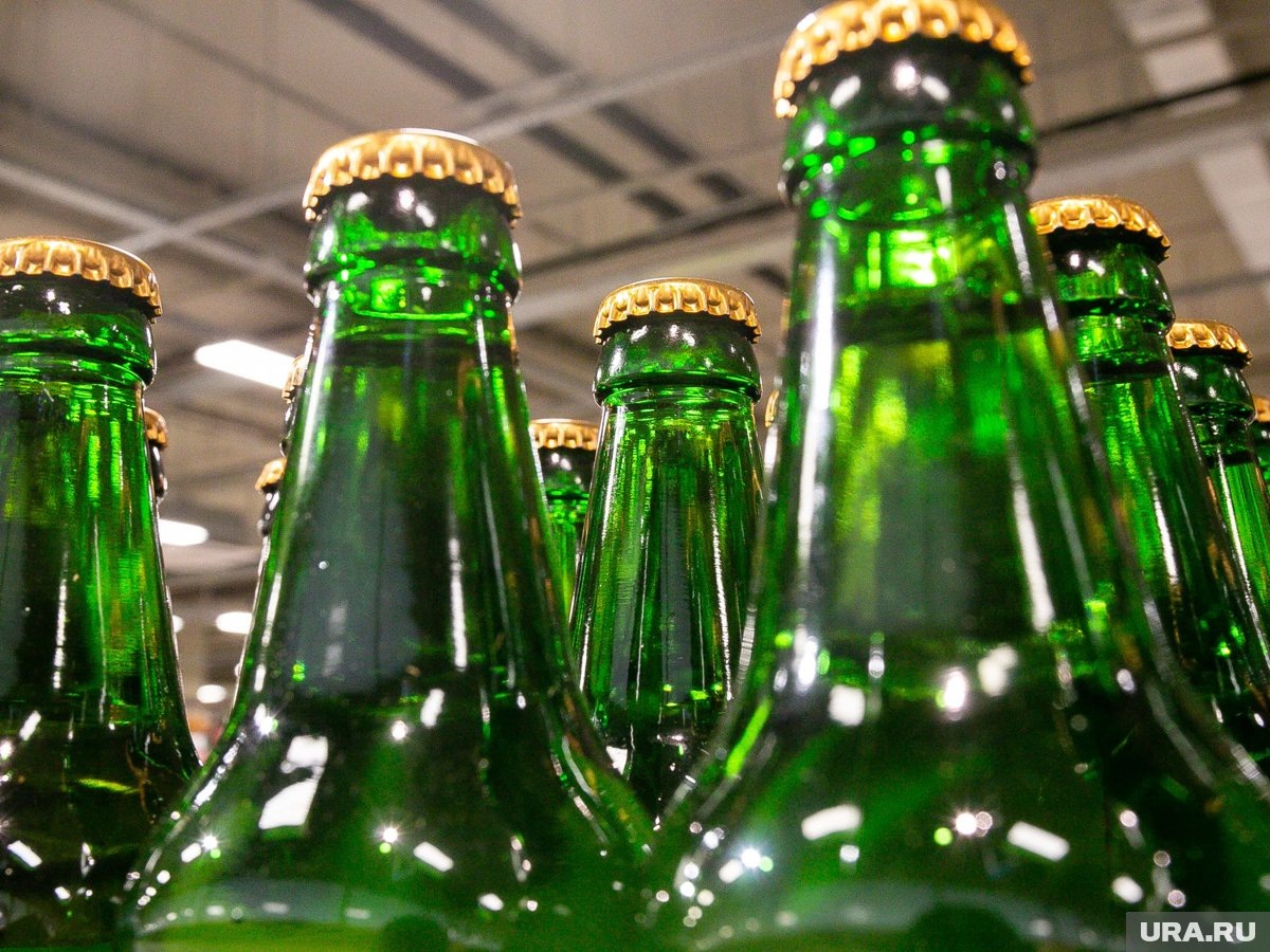    Китайское пиво, которое продают в российских магазинах, варят международные корпорации