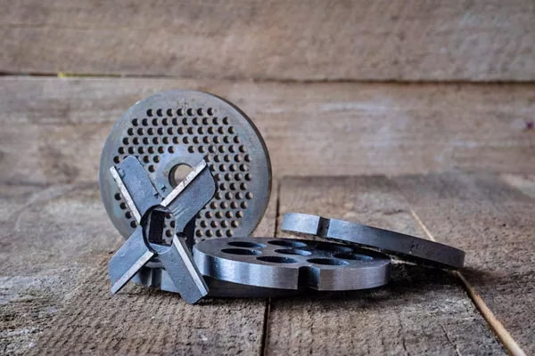 Полезная хитрость, которая пригодится при заточке ножа и решетки от мясорубки