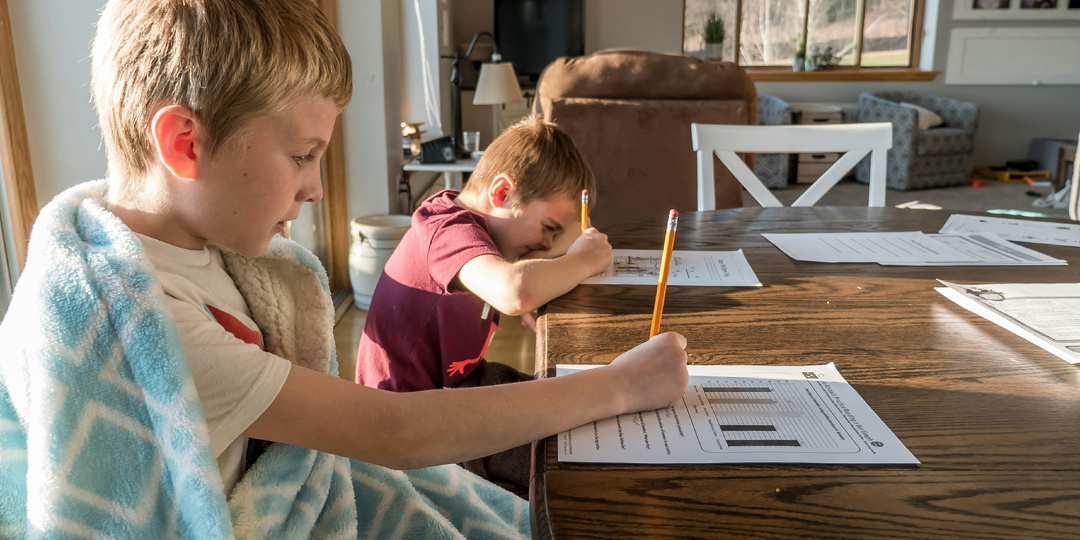 Как развивать логику ребенка 10 лет без учебников: упражнения в игре