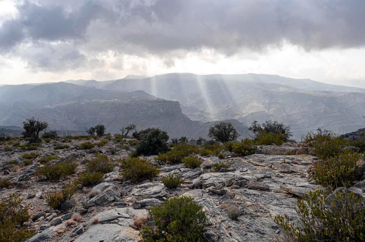 Лучи солнца в Хаджарских горах. Фото – Анастасия Кутырина (с)
