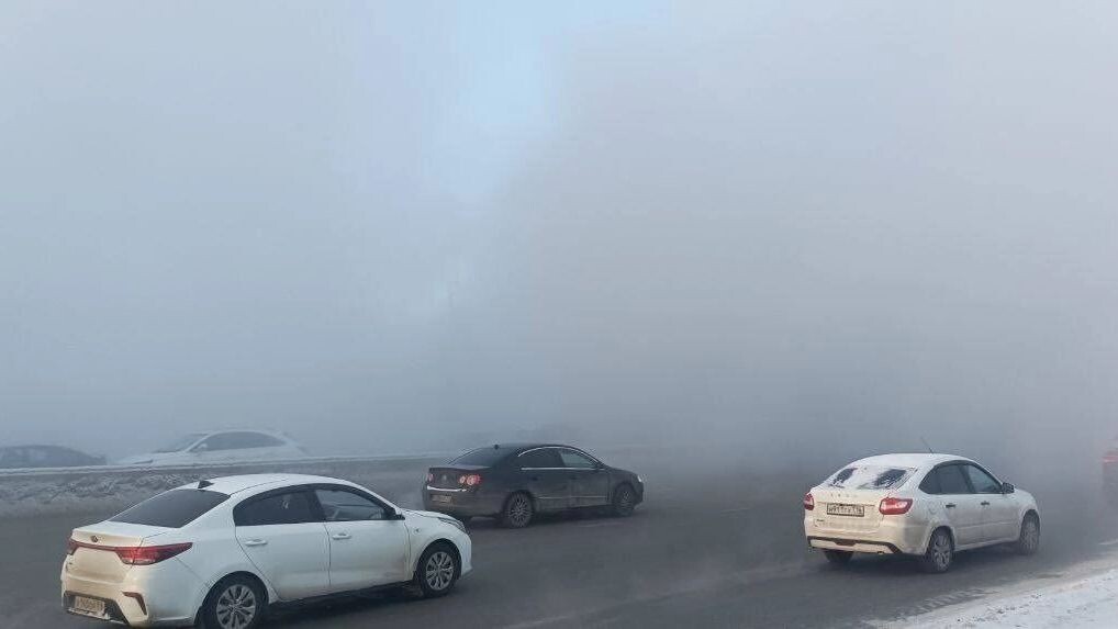    Вид на последствия коммунальной аварии в центре Казани   Telegram-канал «КазаньДА»