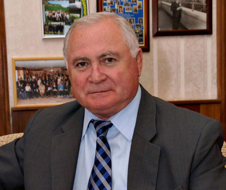 Рафаэль Гегамович Оганов (1937 – 2020) - специалист в области эпидемиологии неинфекционных заболеваний, академик РАМН и РАН, фотография была передана автору Рафаэлем Гегамовичем