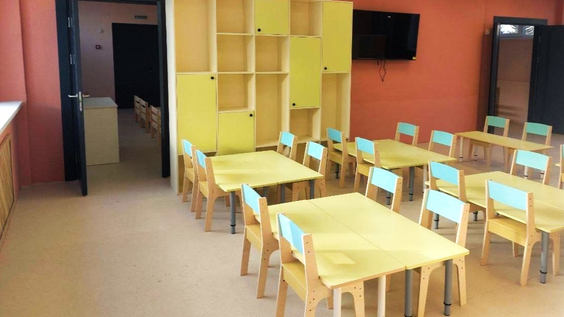    В макеевском саду Югра оснастила мебелью детские группы