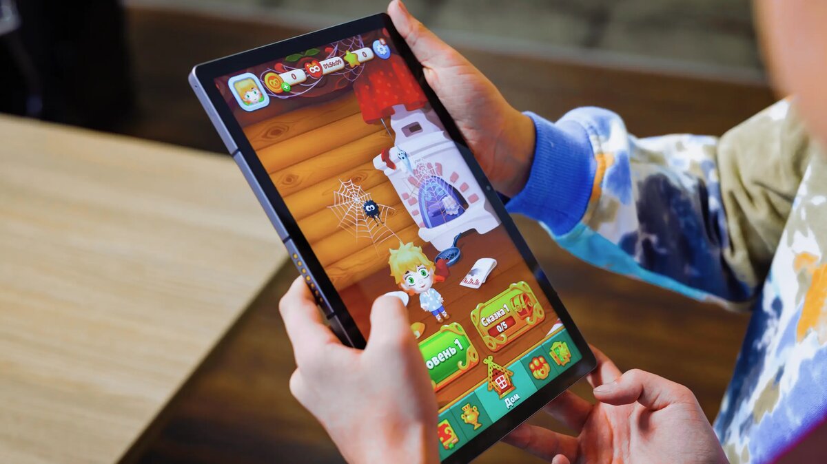     Родительский контроль помогает уберечь ребёнка в интернете от контента не по возрасту, мошенников и случайных трат. О том, как его настроить, — в блоге RuStore.