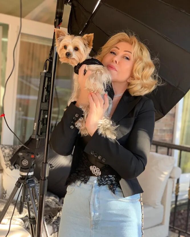    Любовь Успенская поссорилась со стюардессой из-за своей собакиСоцсети Любови Успенской