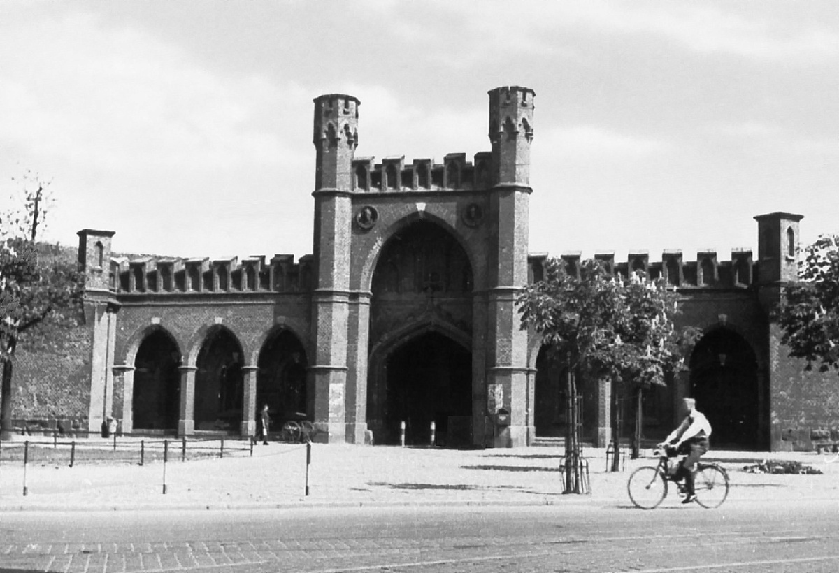 Росгартенские ворота. 1938 год.