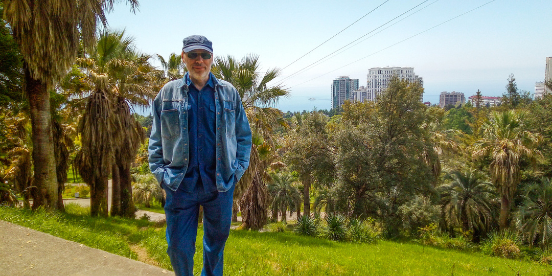 Свекровь сказала, что общие интересы всей семьи превыше личных интересов и требуют от невестки поступка, а иначе зачем она её сыну