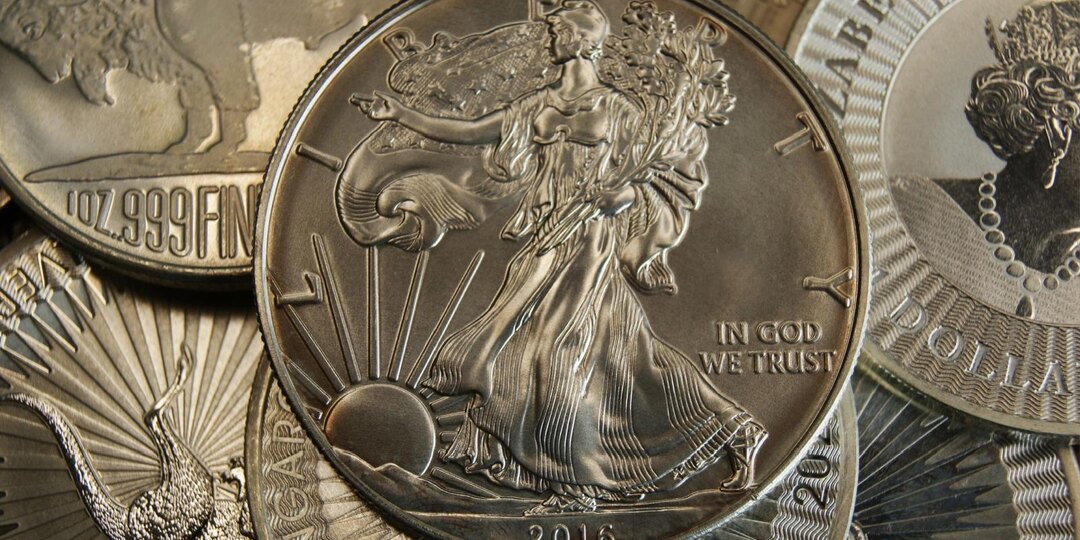 Цены на серебро впервые в истории превысили $100 за унцию