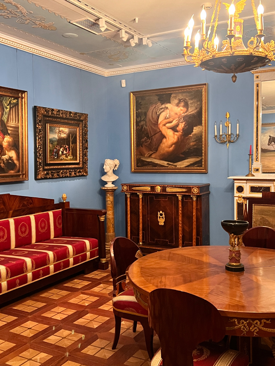 Фото: Анастасии Шавель (Барбары Шай). Зал первого этажа Музея сословий в Москве.