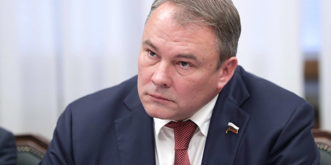 Толстой: ЕГЭ нужно последовательно отменять вслед за Болонской системой