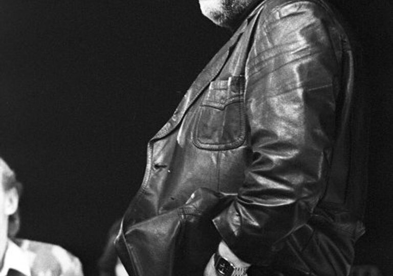 Он ушёл 30 лет назад, а мы до сих пор чувствуем его рядом: экскурсия в «Ленкоме» — про Евгения Леонова