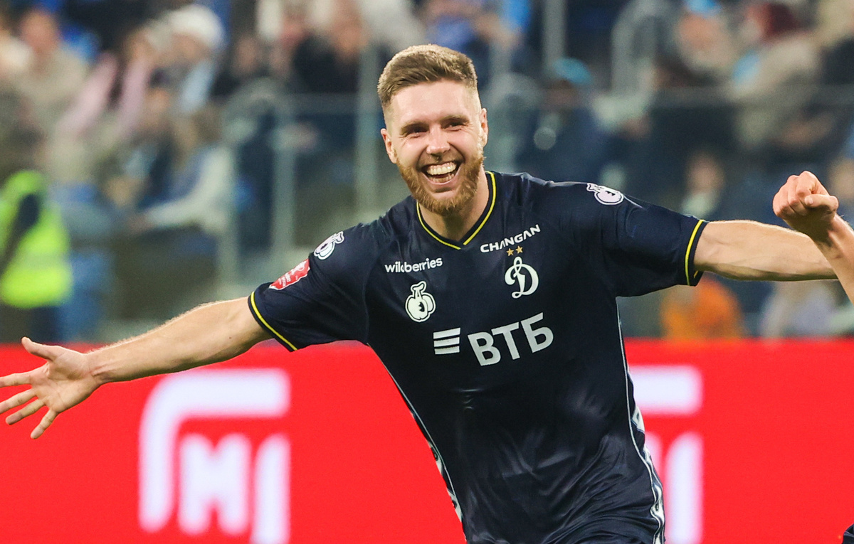    Нападающий "Динамо" Иван Сергеев  Александр Демьянчук/ТАСС