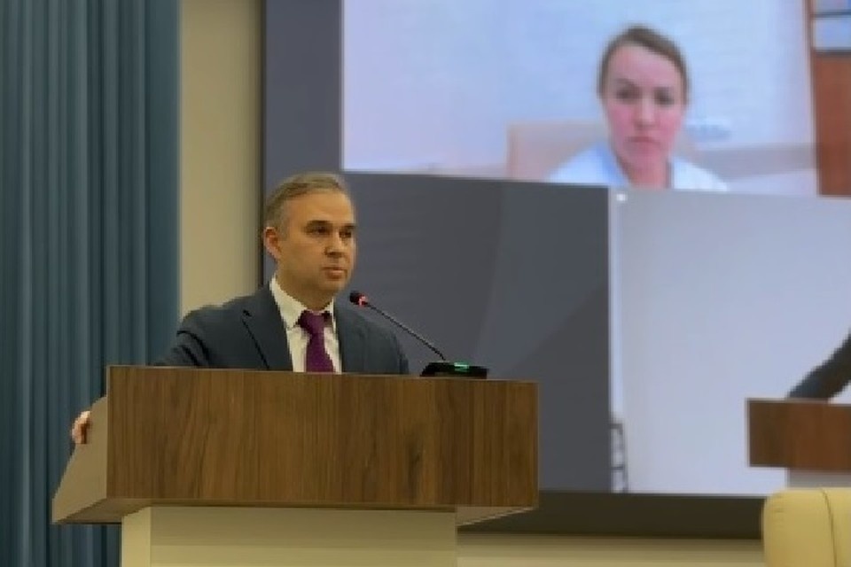    Его уже официально представили коллективу медучреждения. Фото: скриншот с видео t.me/oncort