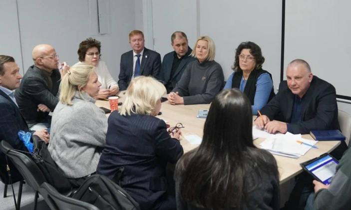 Комиссия по оценке работы службы родовспоможения. Скрин "Илья Середюк".