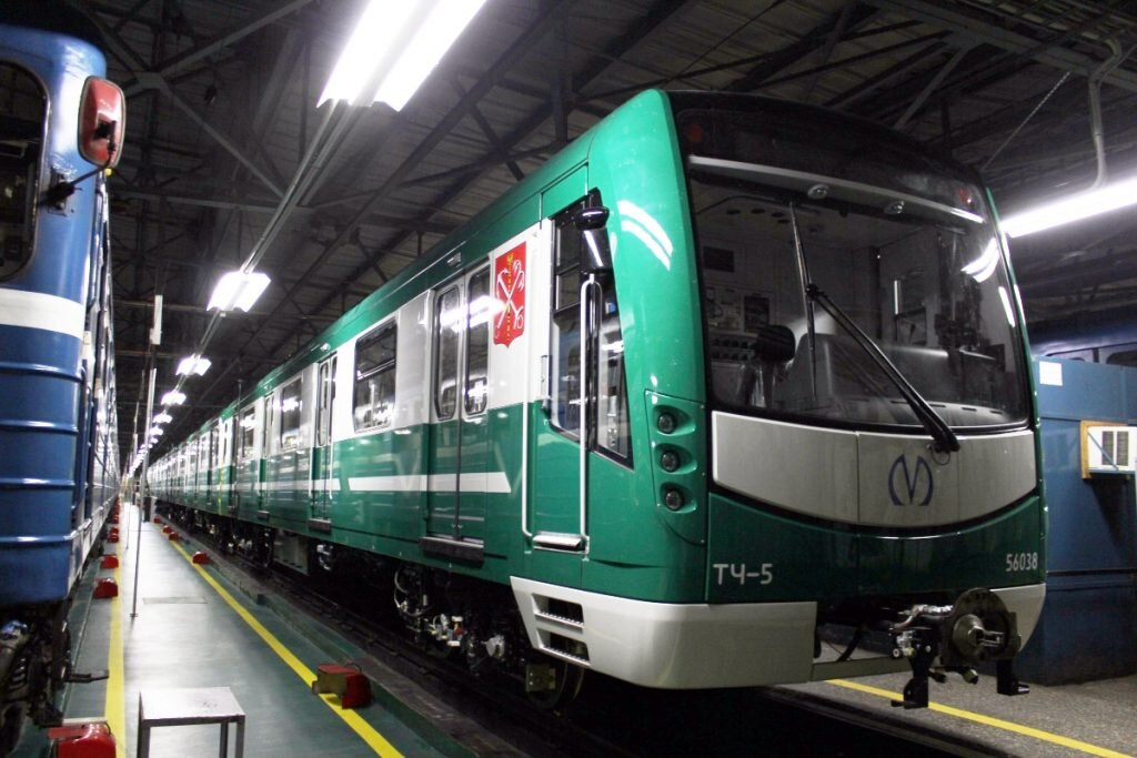 Источник: https://gorelka-optimus.ru/kontrasti-dnya/metropoezd-neva.php