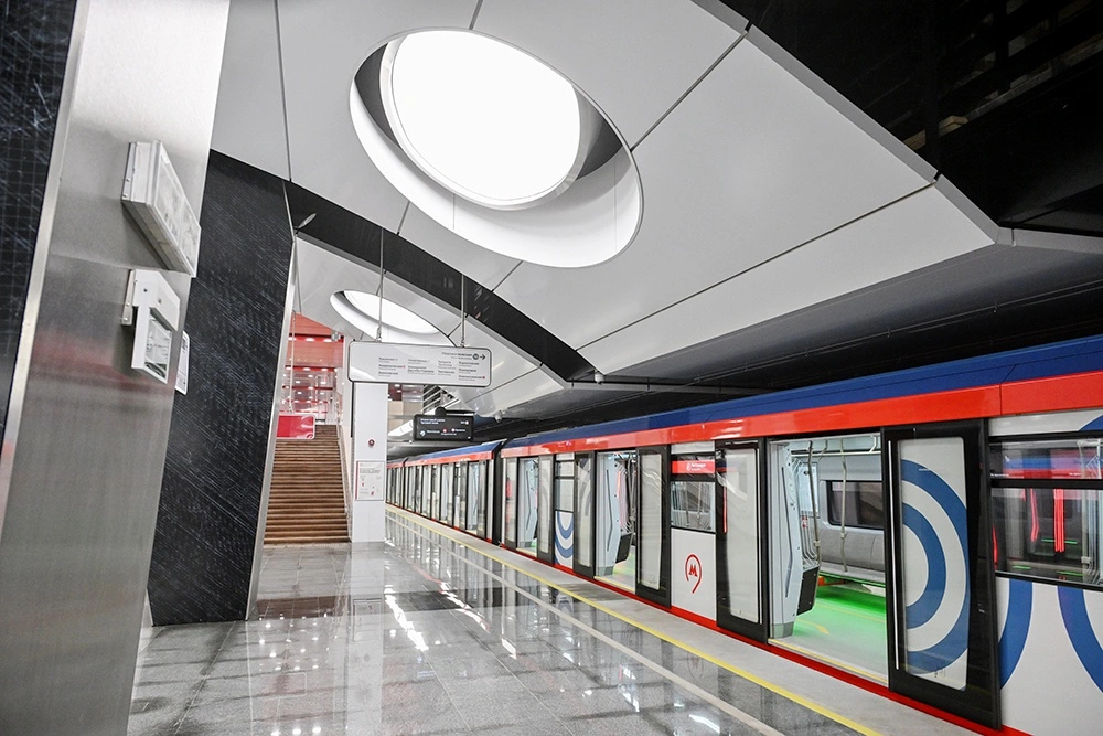 Источник: https://rg.ru/2025/10/29/sobianin-anonsiroval-testirovanie-pervogo-v-rossii-bespilotnogo-metropoezda.html