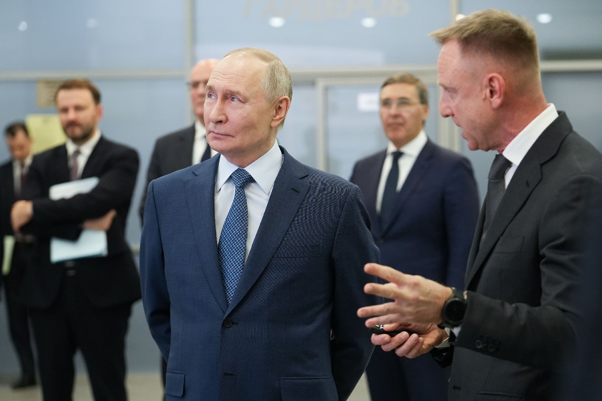    Владимир Путин и Дмитрий Ливанов (Фото: пресс-служба губернатора и правительства МО)