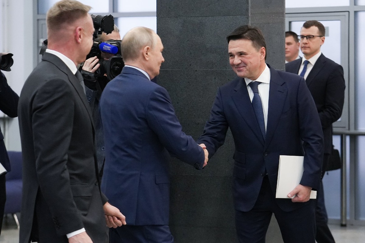    Владимир Путин и Андрей Воробьёв (Фото: пресс-служба губернатора и правительства МО)