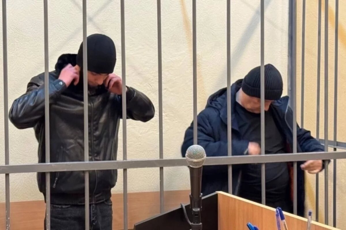    Охранников, задушивших покупателя в ТЦ Петербурга, заключили под стражу