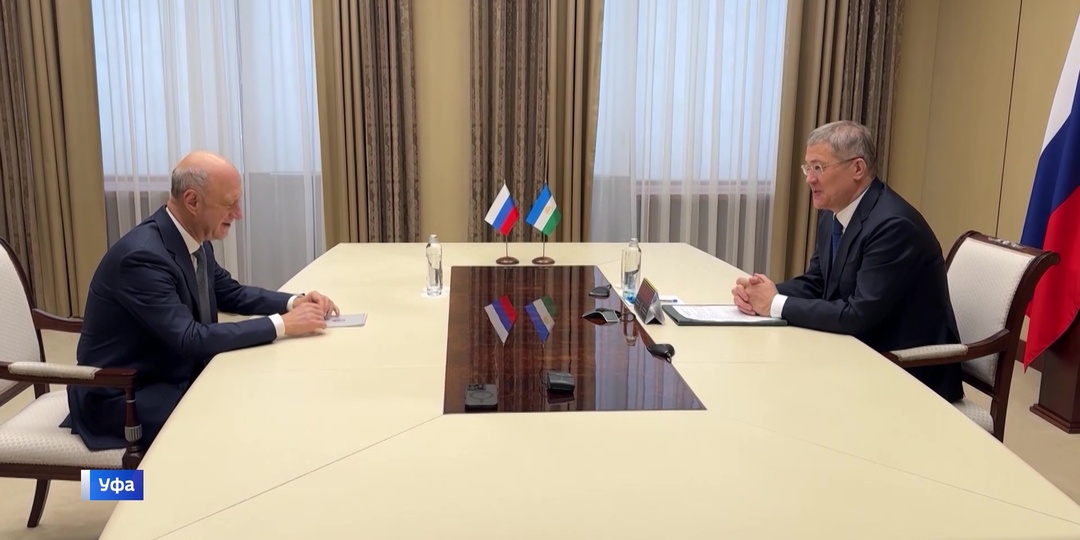 Глава Башкортостана и Александр Бабаков обсудили взаимодействие региона с российским парламентом
