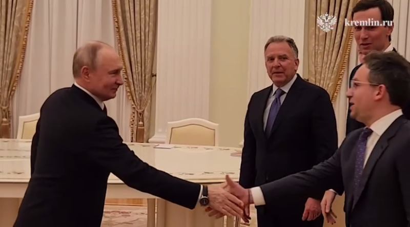    Видео:RIA_Kremlinpool