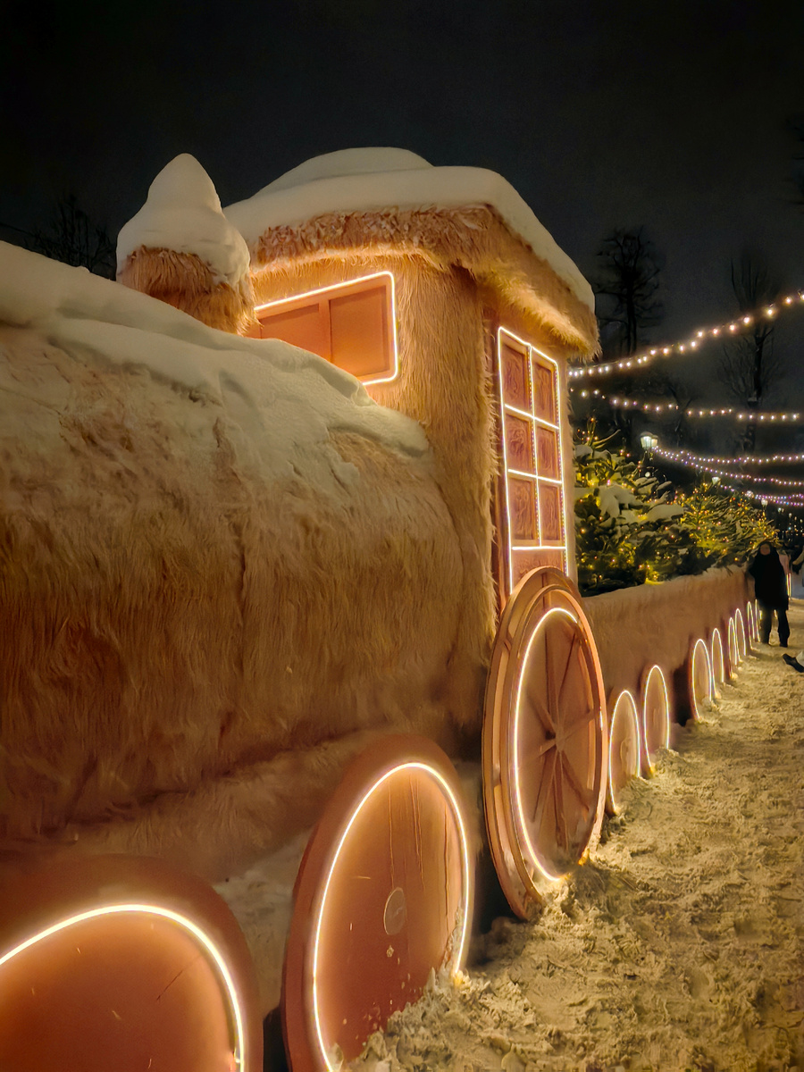 Розовый паровоз в Москве