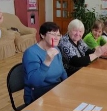 Победительница получила в награду красивую шариковую ручку.