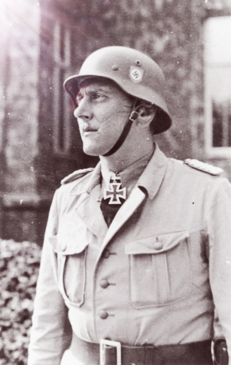 О́тто Скорце́ни — немецкий диверсант, оберштурмбаннфюрер СС