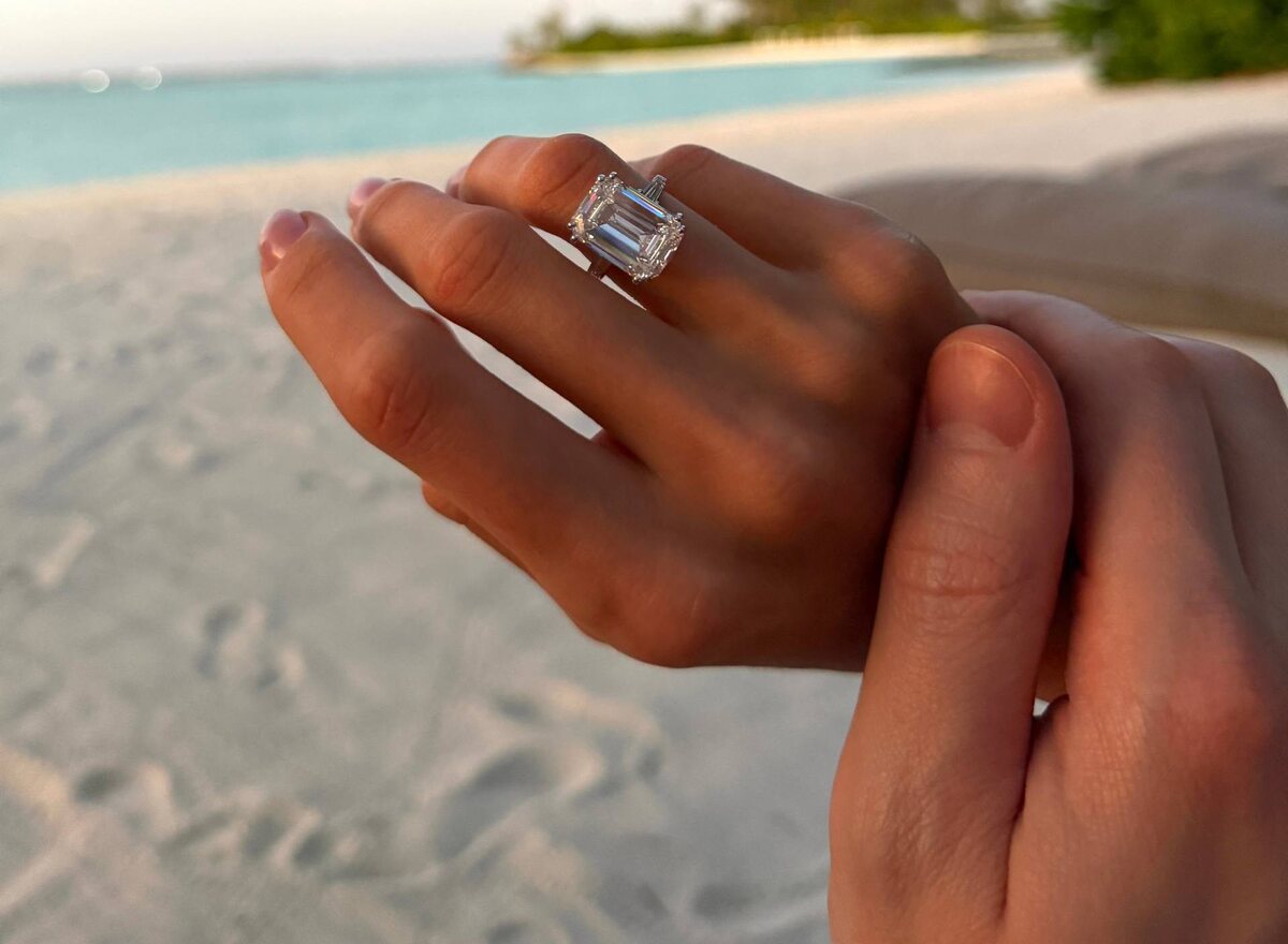    Анастасия Решетова показала помолвочное кольцоСоцсети Анастасии Решетовой