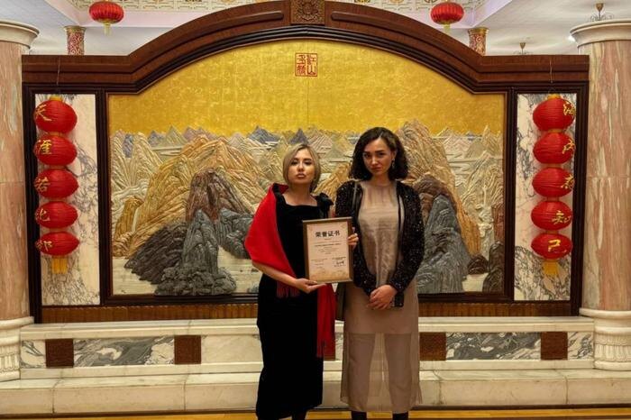 Главный редактор Life.ru получила награду за вклад в укрепление отношений Китая и России. Обложка © Life.ru