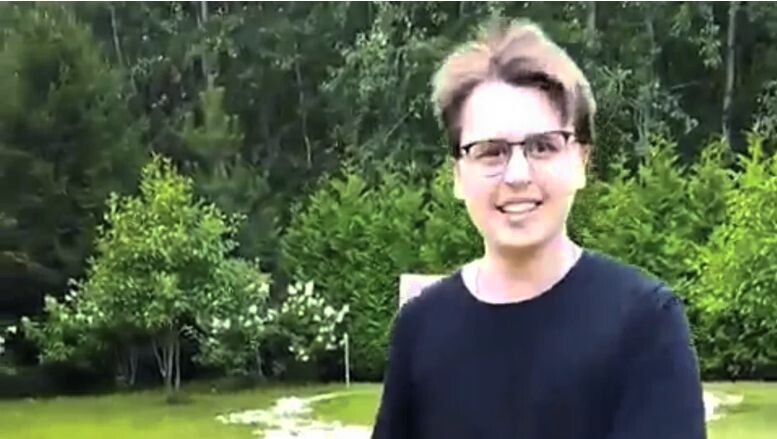 Майкл Стрюков сначала хотел быть актёром, но затем выбрал иной путь