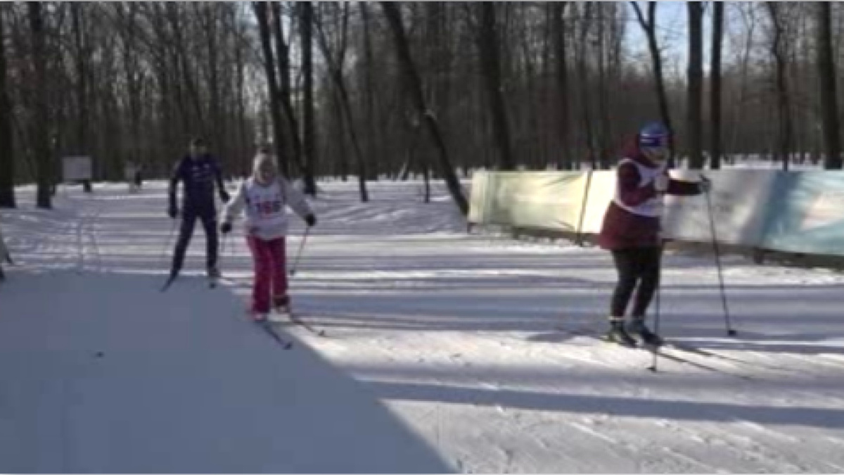    В Мокве на лыжи встали курские учителя
