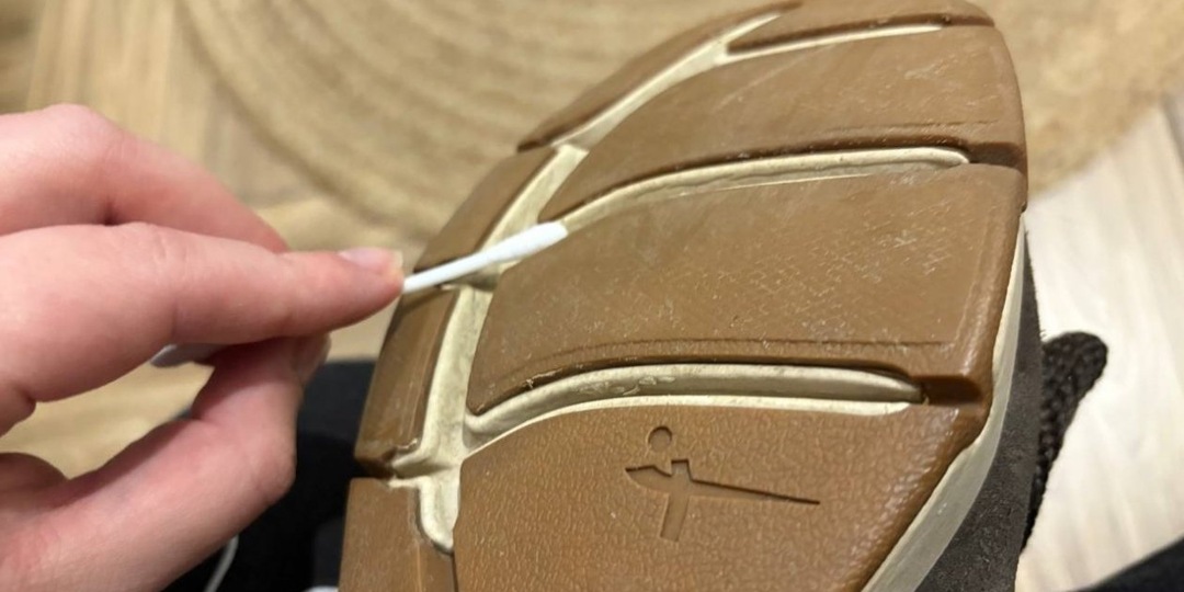 Протерла ваткой по подошве — больше не скольжу, а бегаю по обледенелой лестнице всю зиму